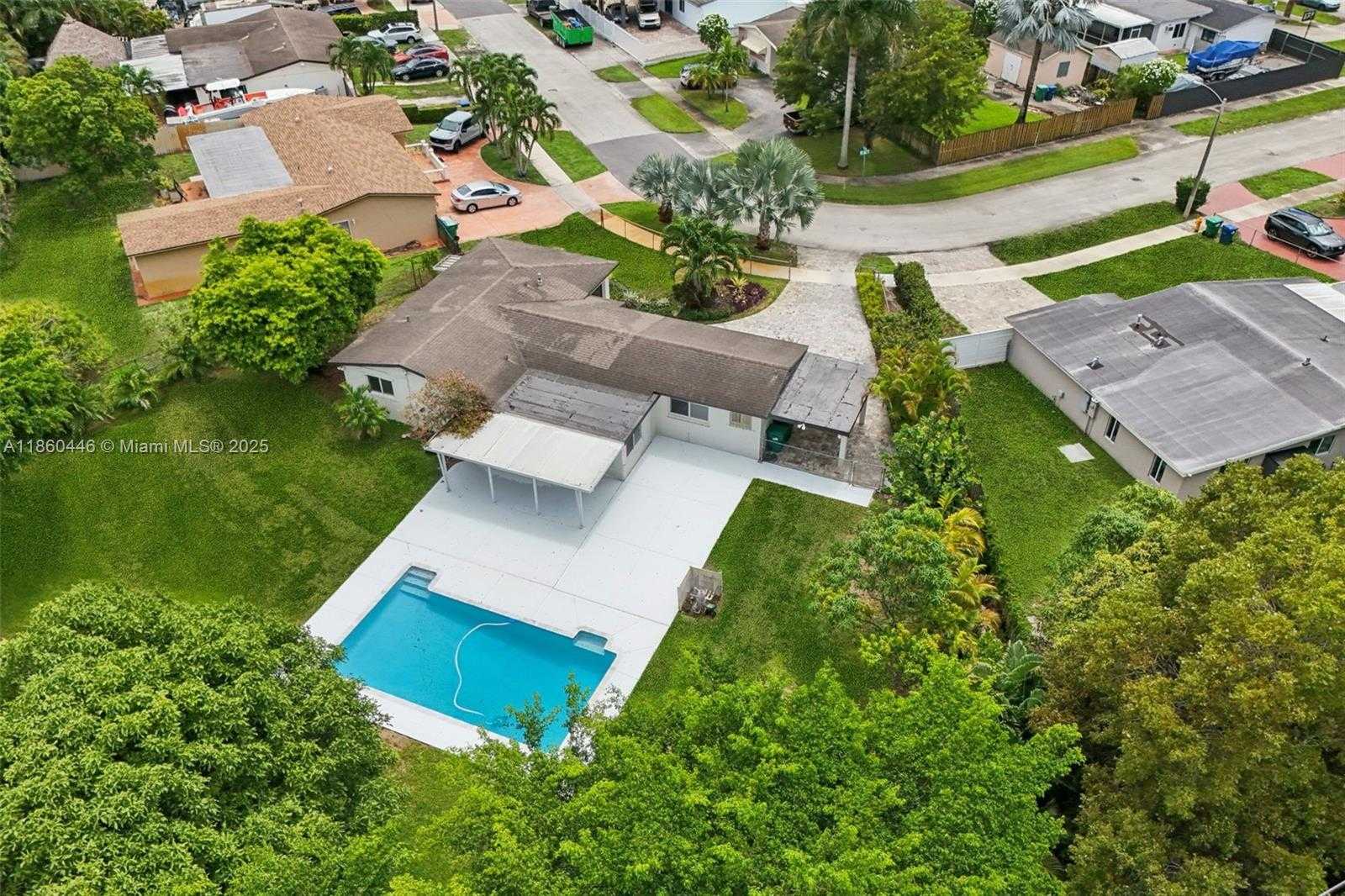 Small Image of 8601 NORTH WEST 185TH TER, Hialeah Number 75