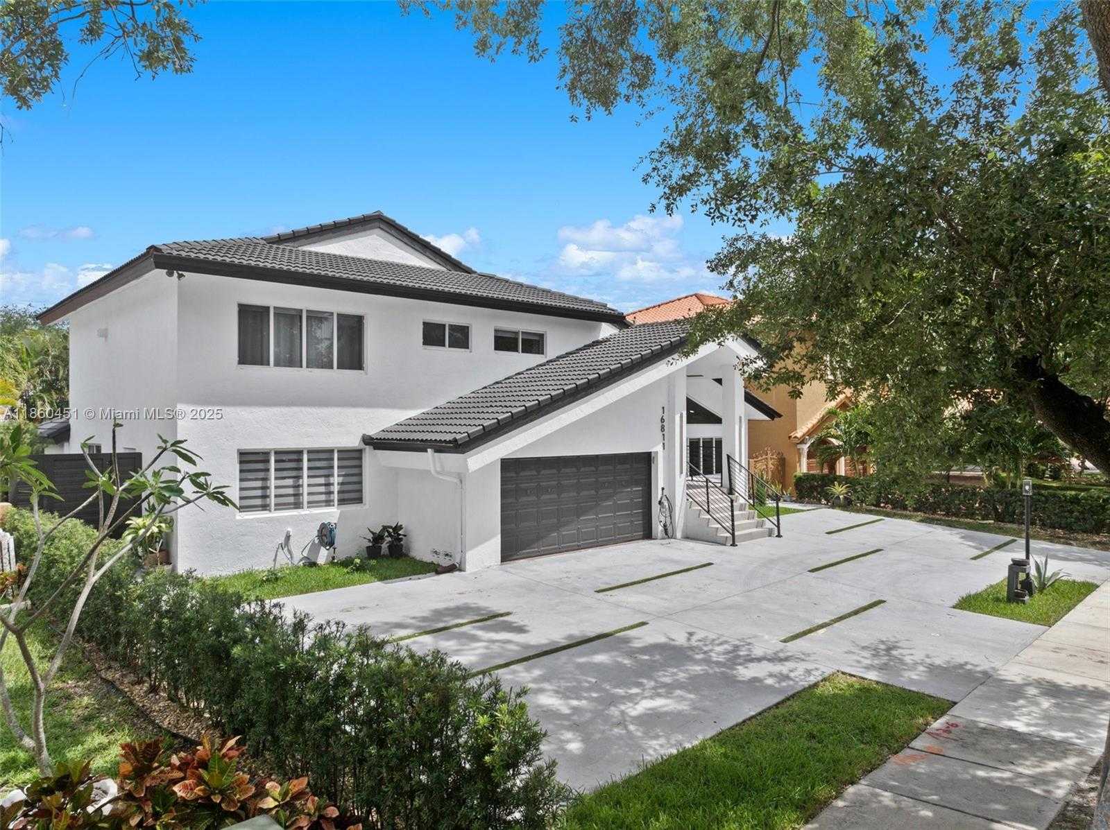 Small Image of 16811 NORTH WEST 83RD AVE, Miami Lakes Number 2