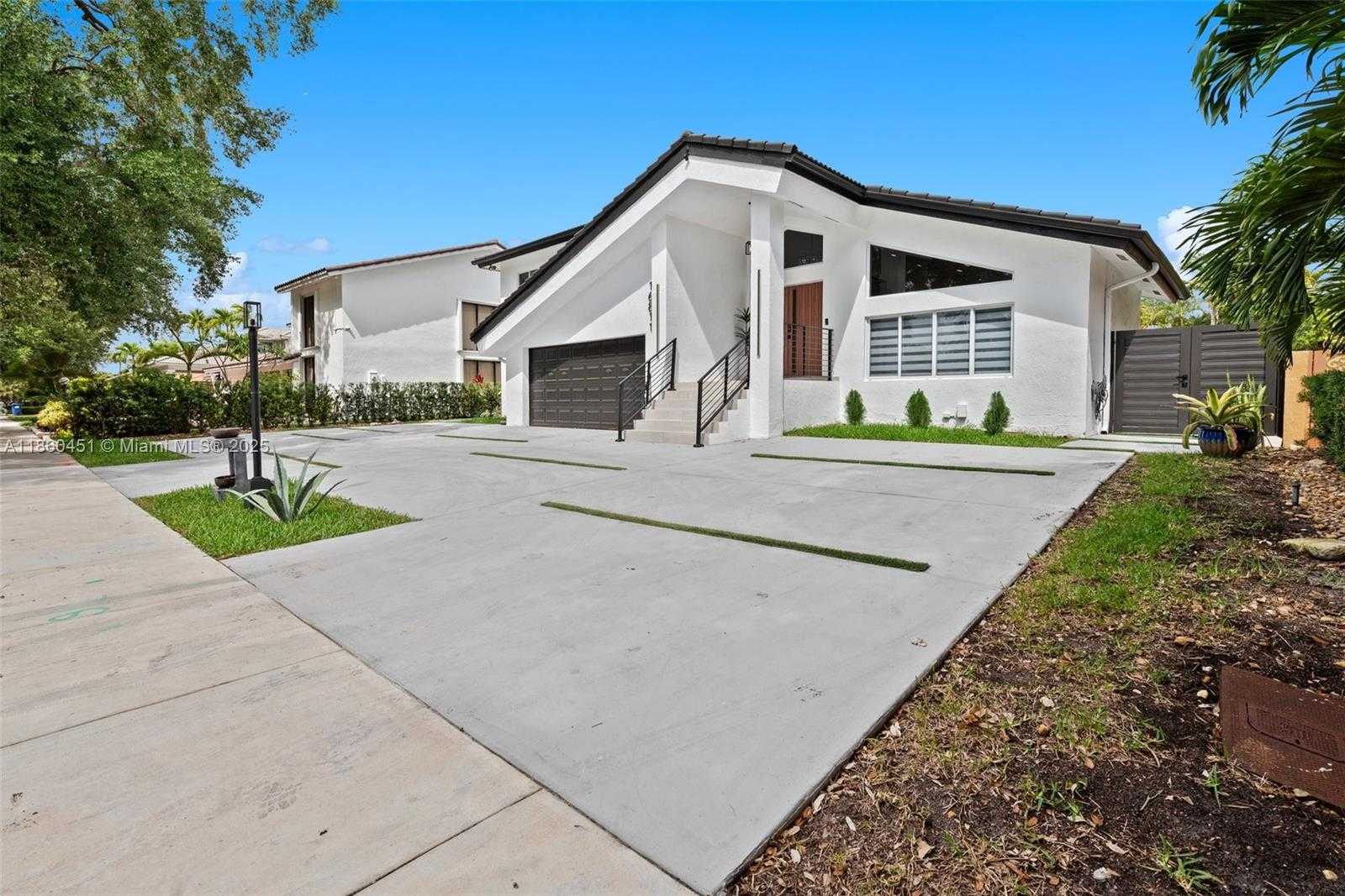 Small Image of 16811 NORTH WEST 83RD AVE, Miami Lakes Number 5