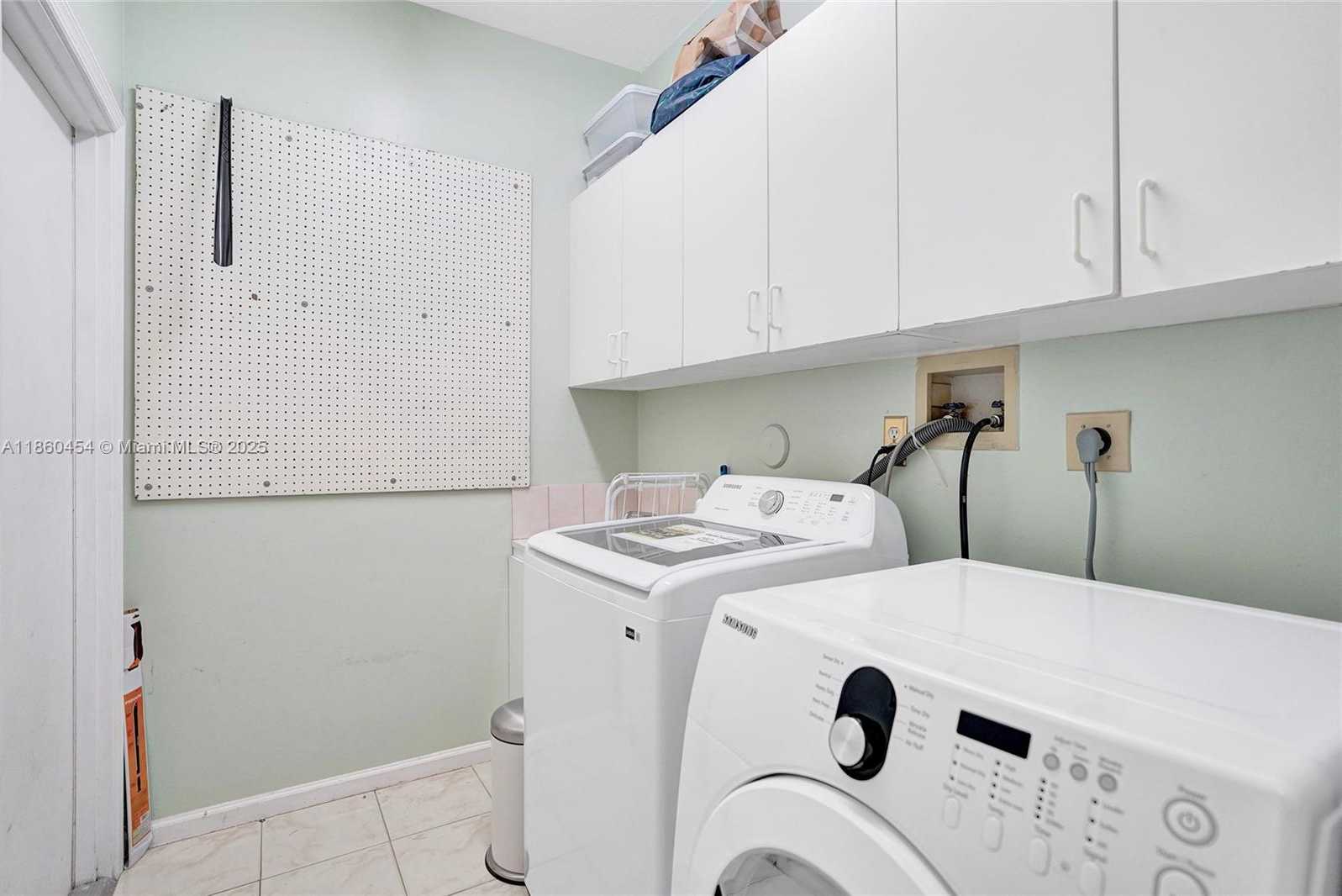 Small Image of 1485 WEST LACOSTA DR W, Pembroke Pines Number 14