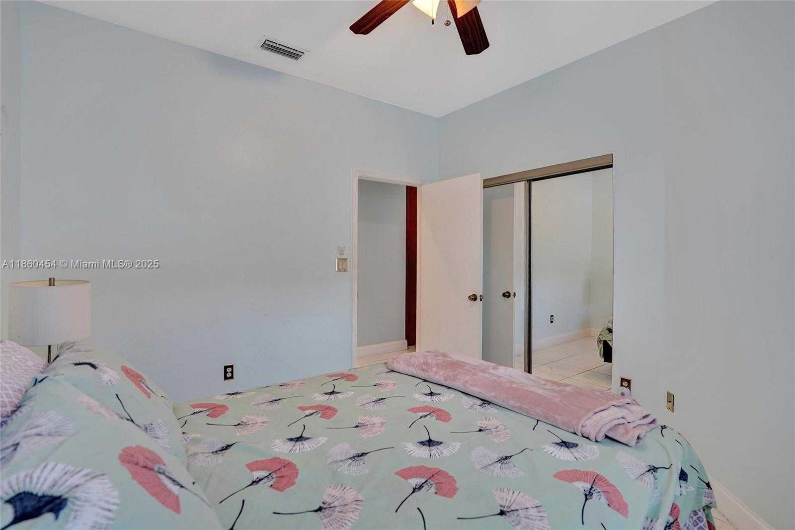 Small Image of 1485 WEST LACOSTA DR W, Pembroke Pines Number 18