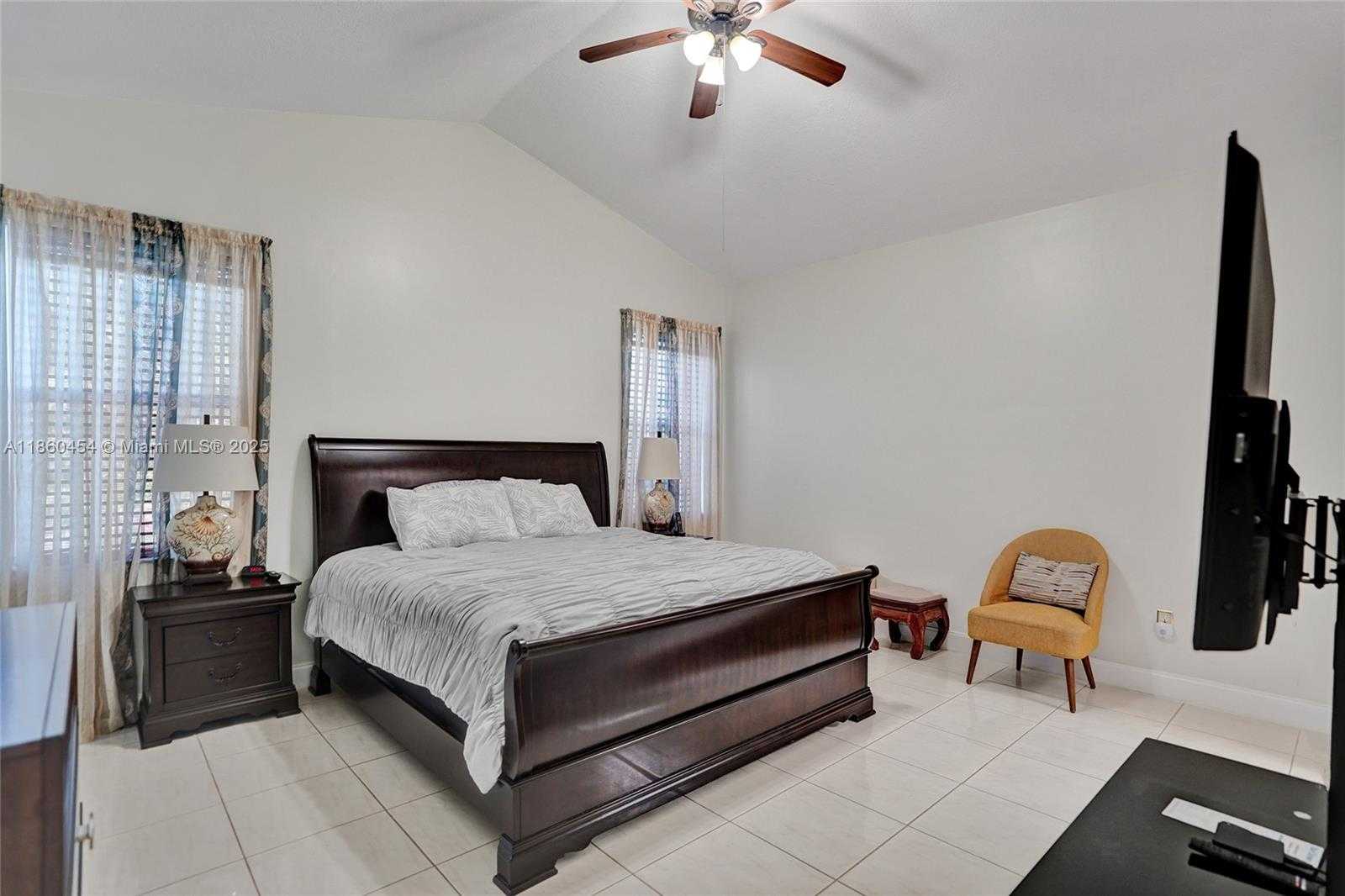 Small Image of 1485 WEST LACOSTA DR W, Pembroke Pines Number 21