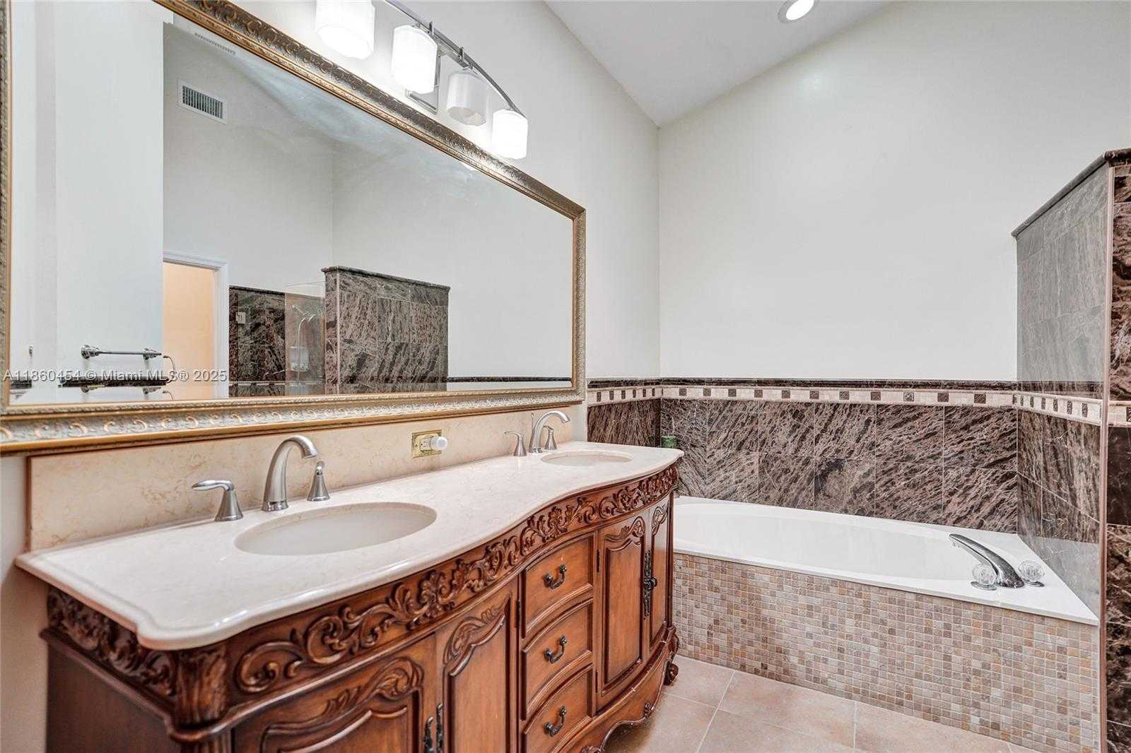Small Image of 1485 WEST LACOSTA DR W, Pembroke Pines Number 28