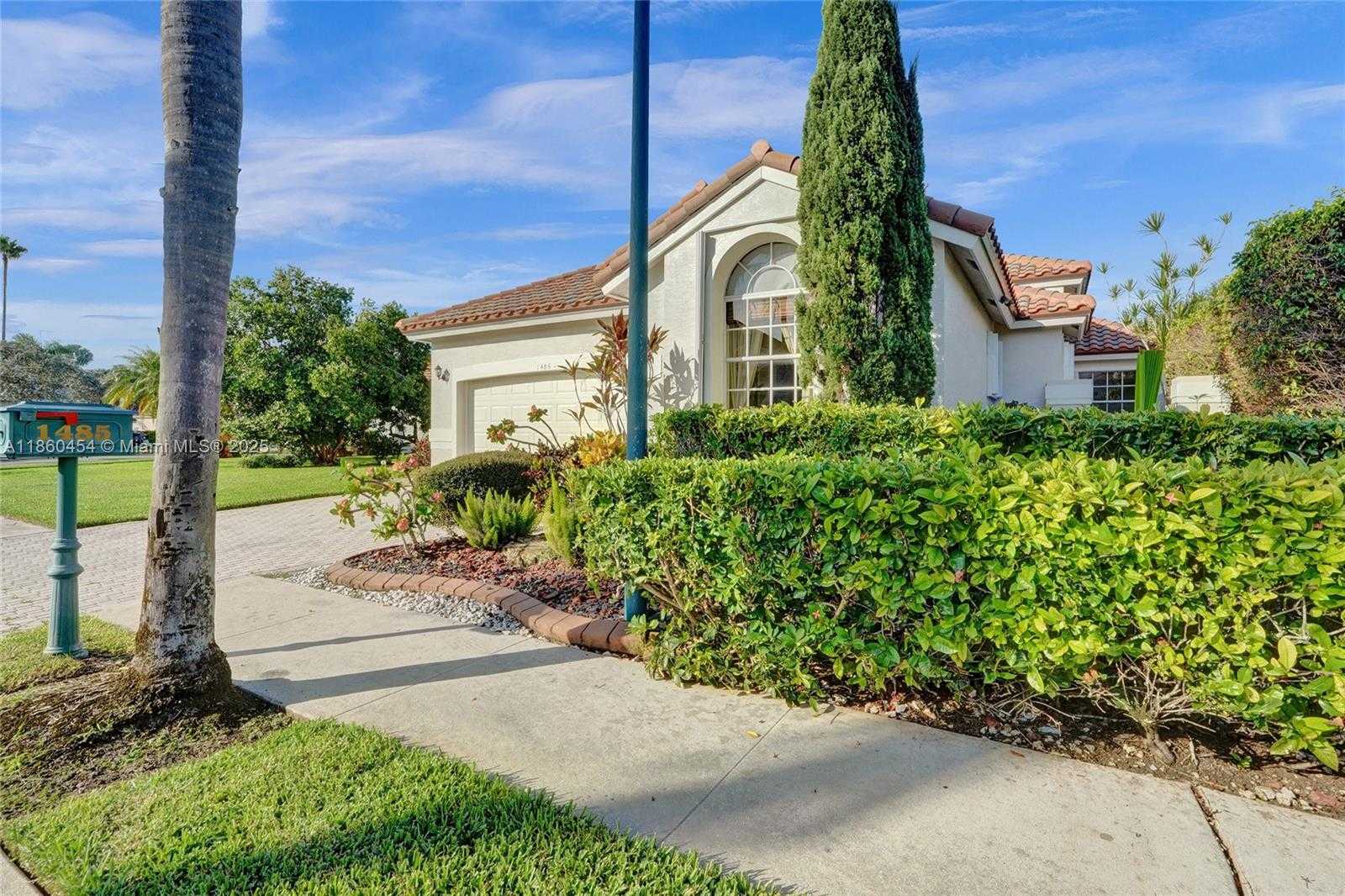 Small Image of 1485 WEST LACOSTA DR W, Pembroke Pines Number 3