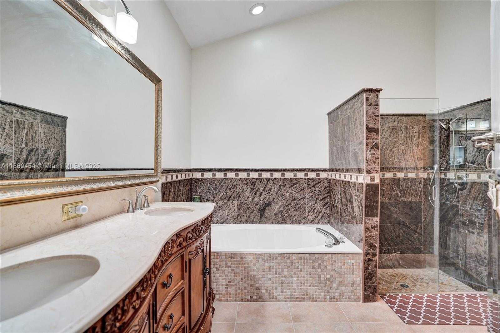 Small Image of 1485 WEST LACOSTA DR W, Pembroke Pines Number 32
