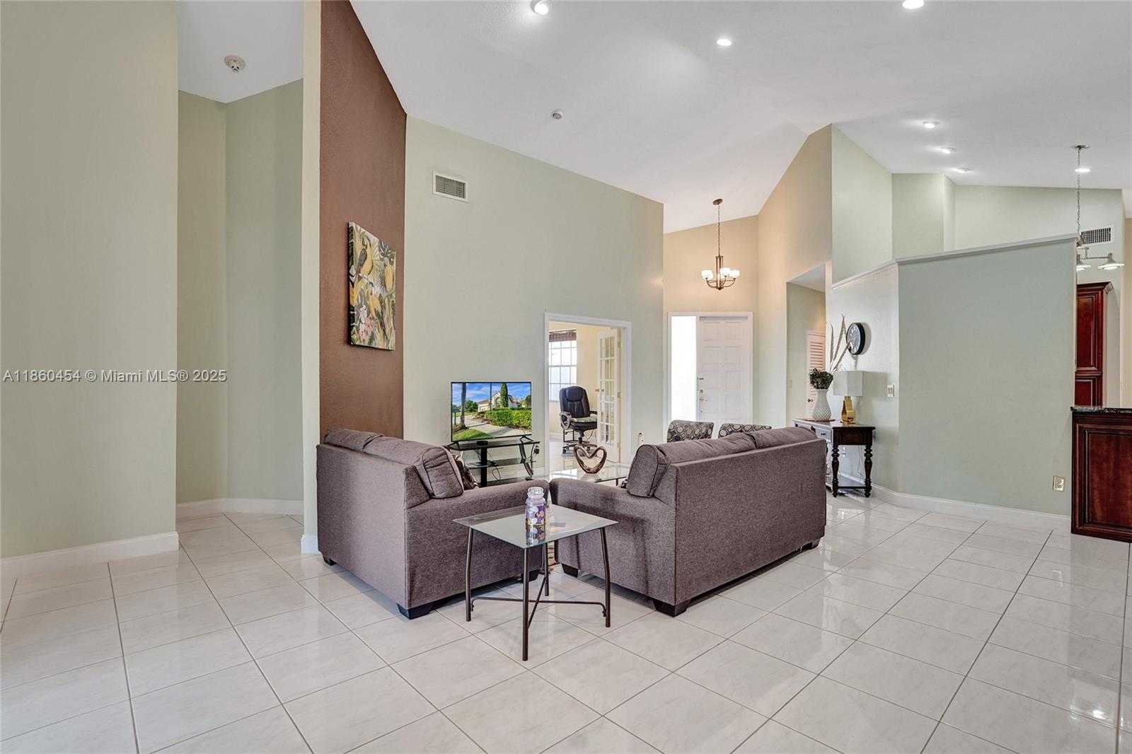 Small Image of 1485 WEST LACOSTA DR W, Pembroke Pines Number 35