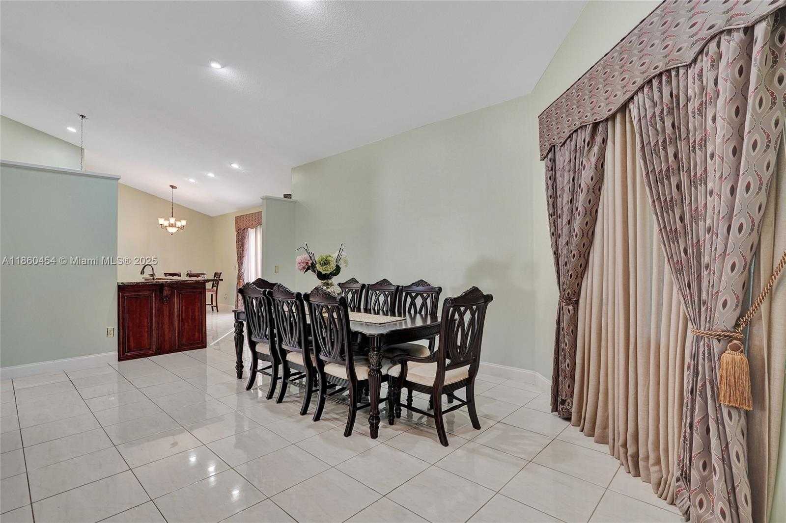Small Image of 1485 WEST LACOSTA DR W, Pembroke Pines Number 36