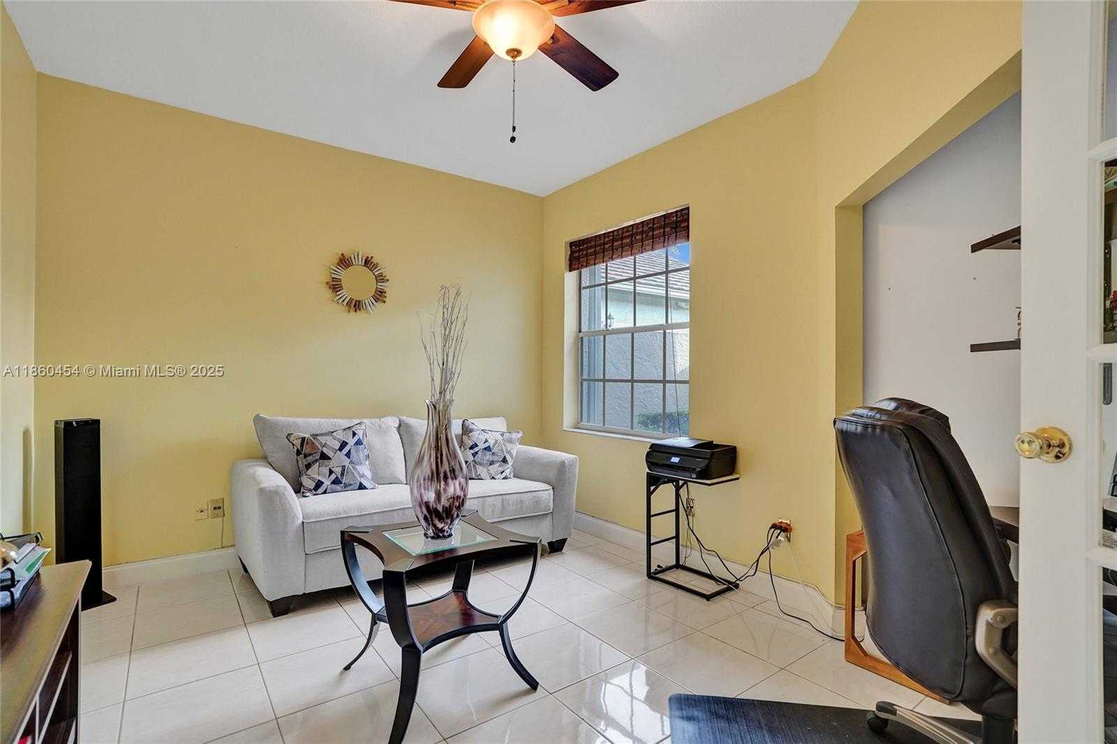 Small Image of 1485 WEST LACOSTA DR W, Pembroke Pines Number 43