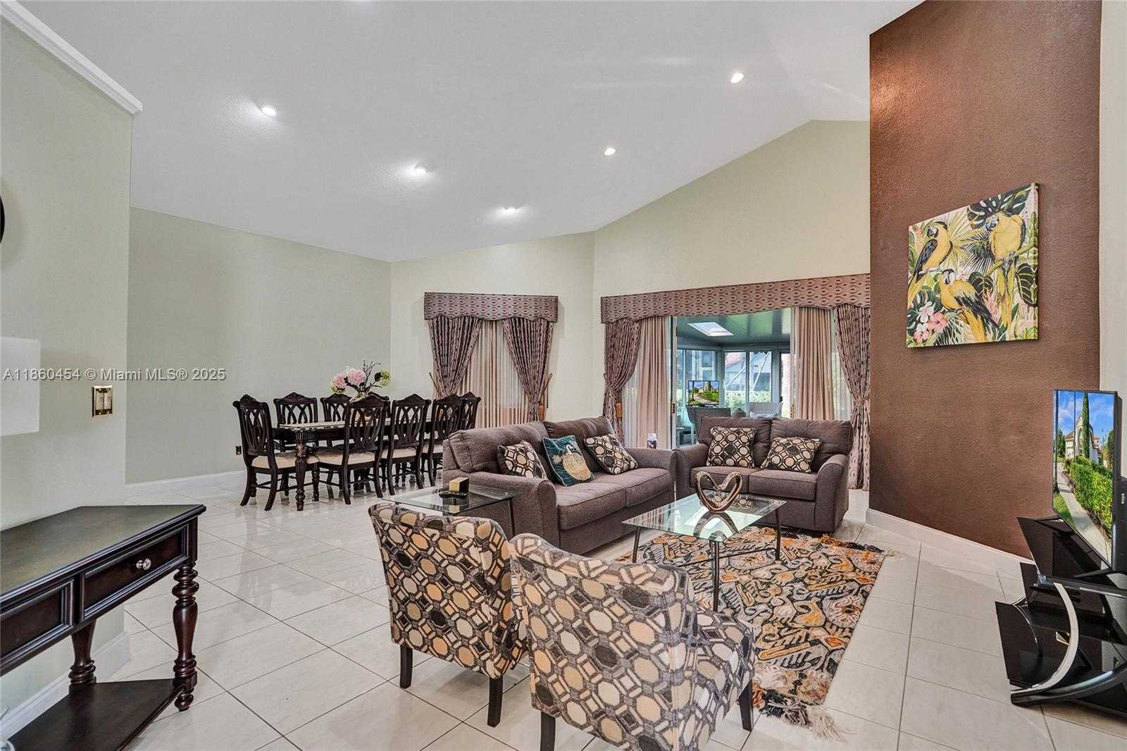 Small Image of 1485 WEST LACOSTA DR W, Pembroke Pines Number 44
