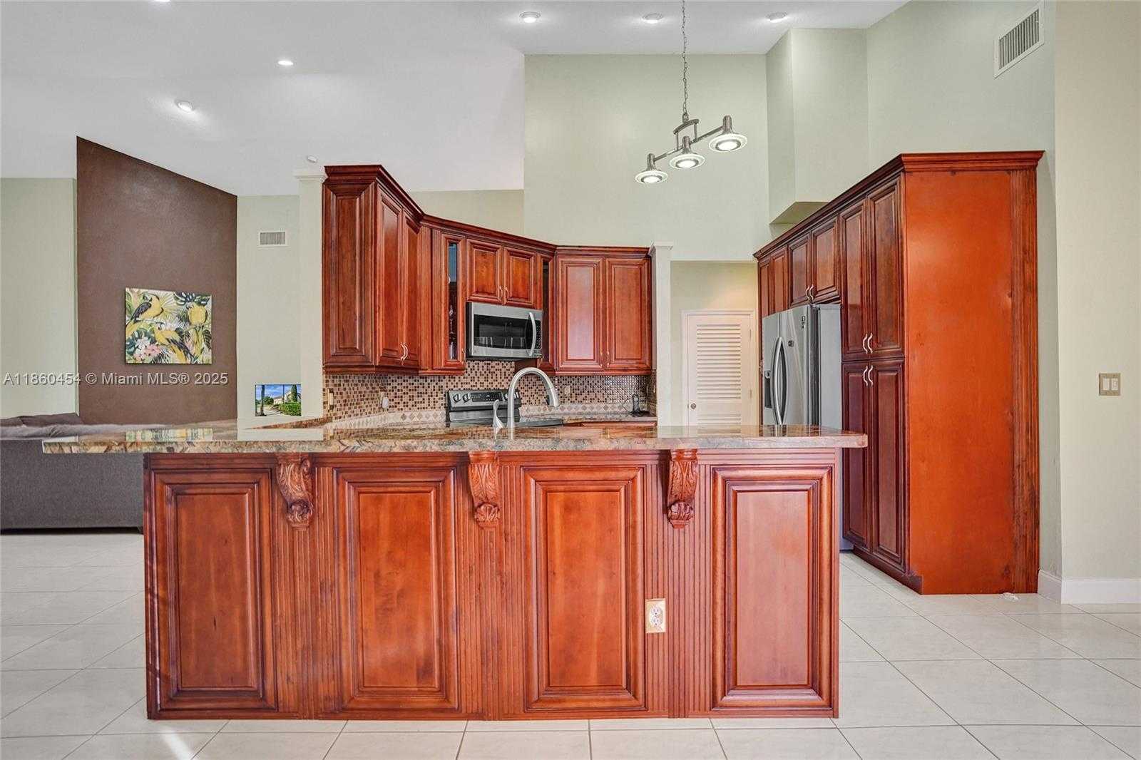 Small Image of 1485 WEST LACOSTA DR W, Pembroke Pines Number 46