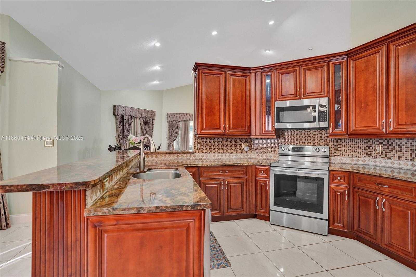 Small Image of 1485 WEST LACOSTA DR W, Pembroke Pines Number 50