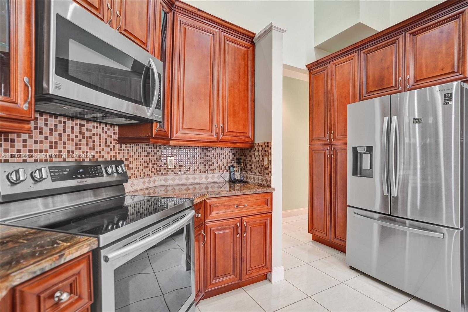 Small Image of 1485 WEST LACOSTA DR W, Pembroke Pines Number 55