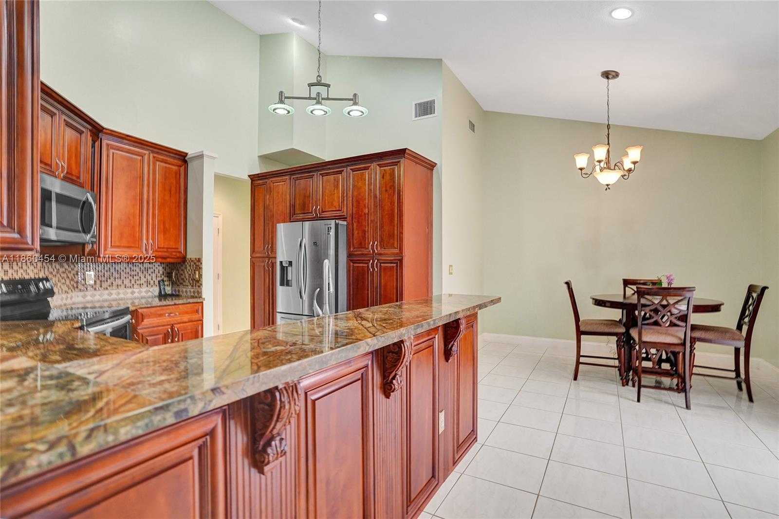 Small Image of 1485 WEST LACOSTA DR W, Pembroke Pines Number 56