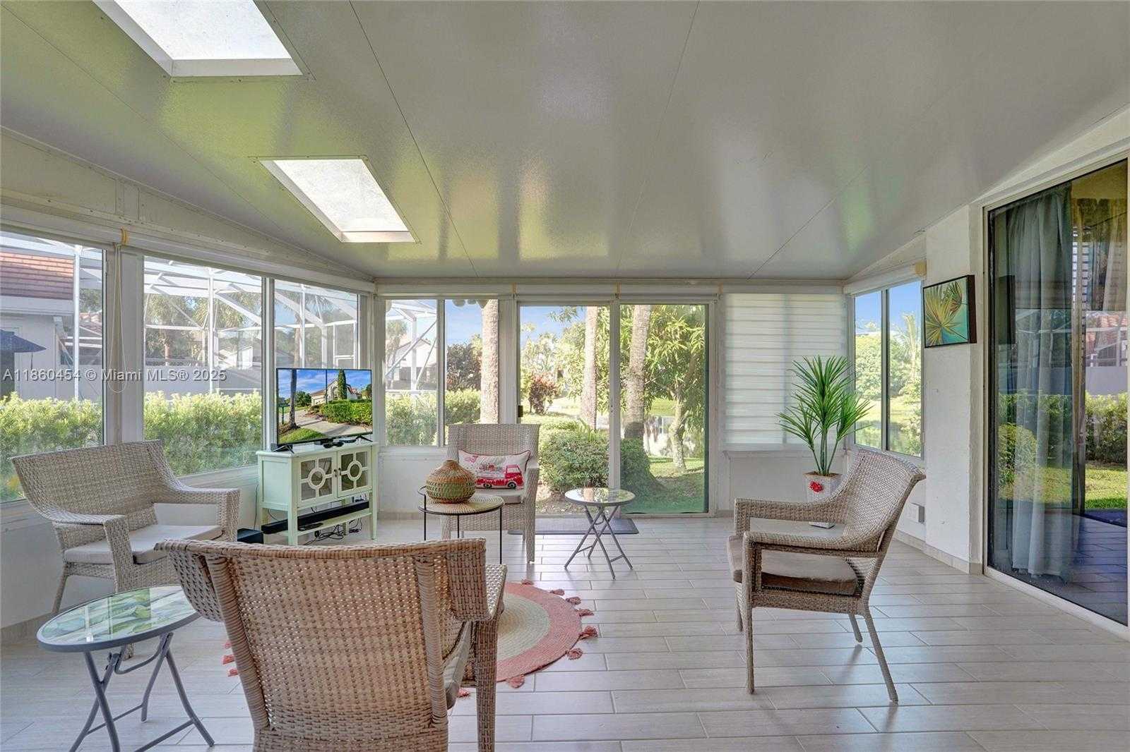 Small Image of 1485 WEST LACOSTA DR W, Pembroke Pines Number 58