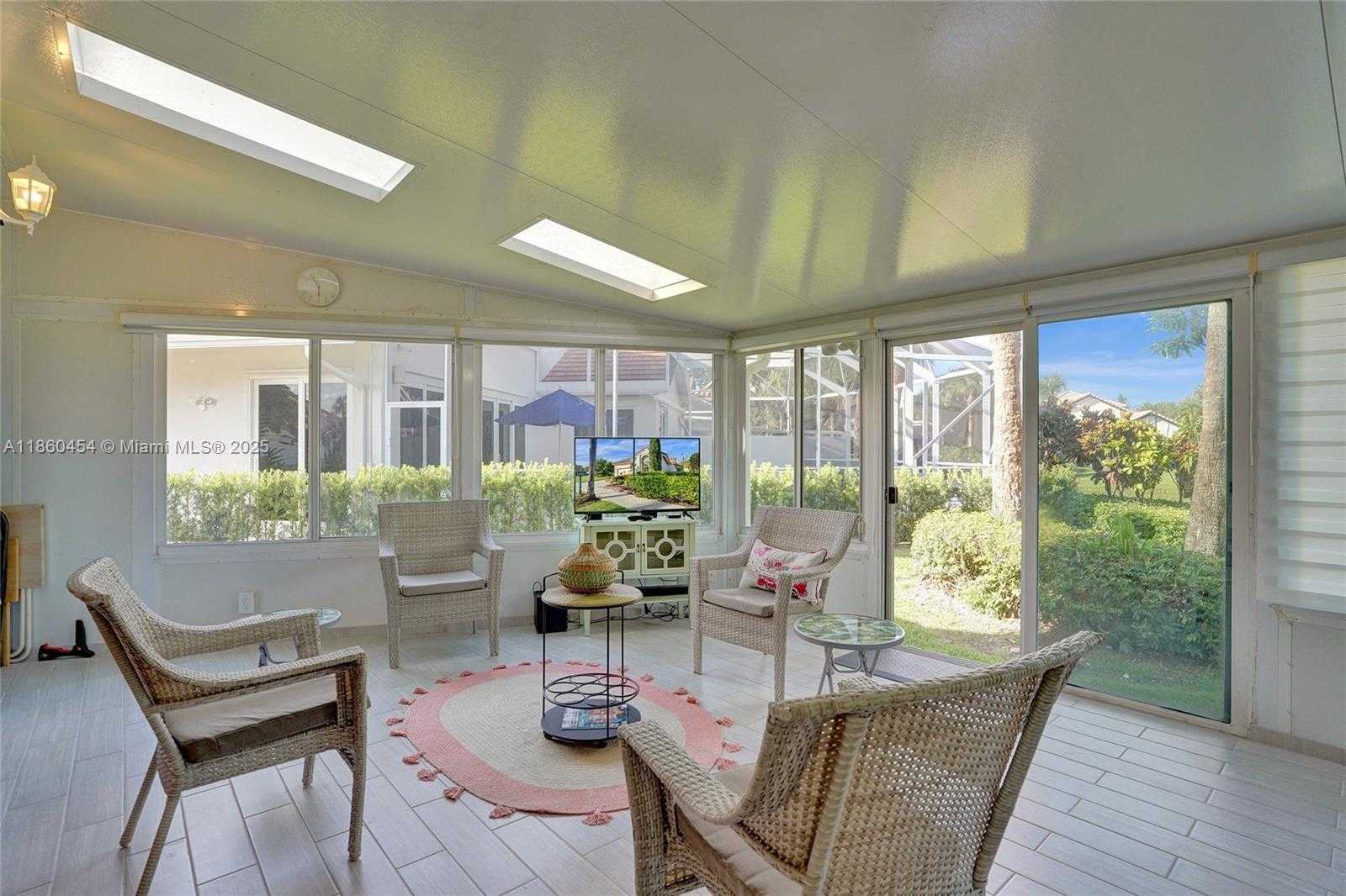 Small Image of 1485 WEST LACOSTA DR W, Pembroke Pines Number 59