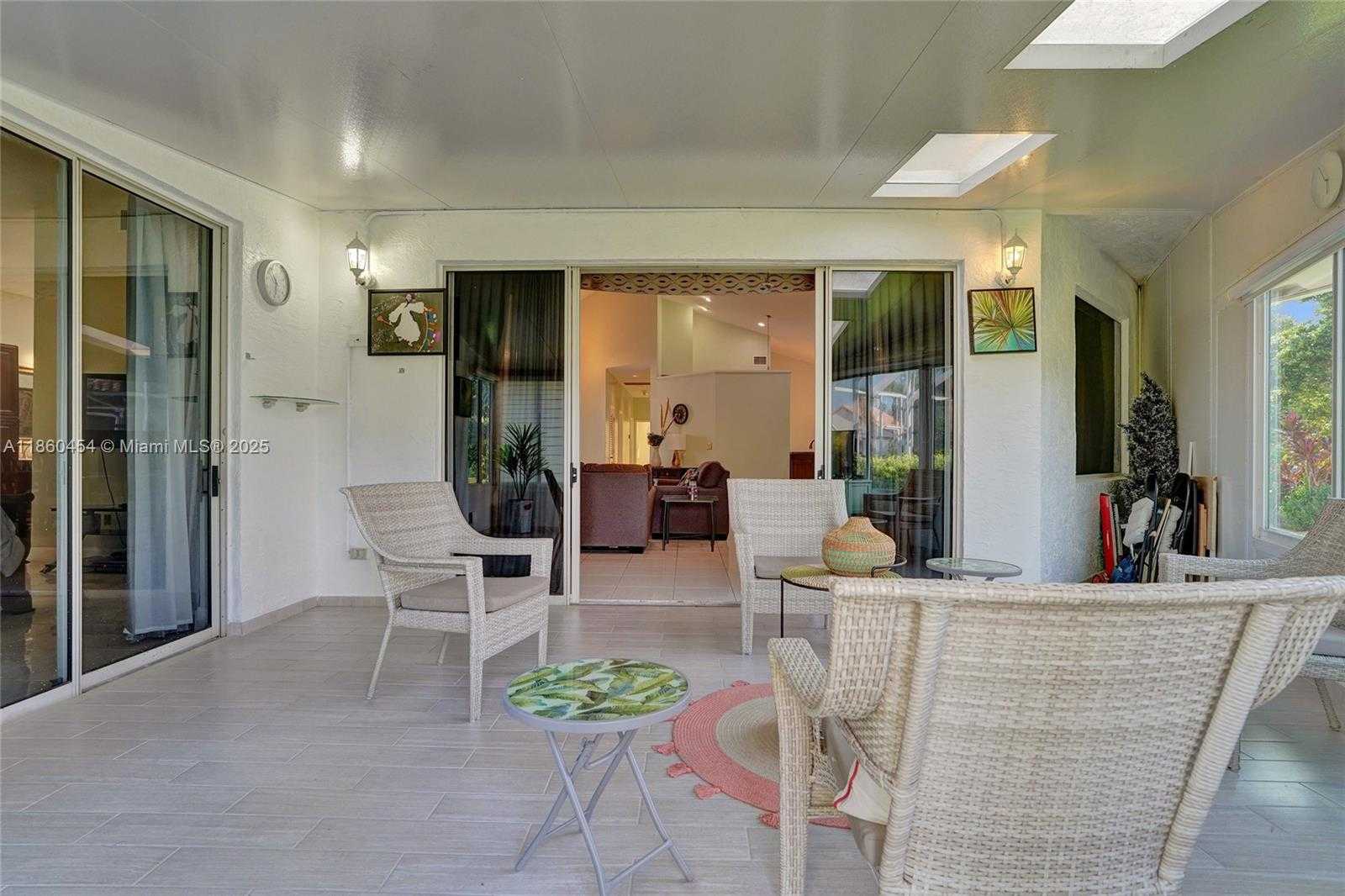 Small Image of 1485 WEST LACOSTA DR W, Pembroke Pines Number 61