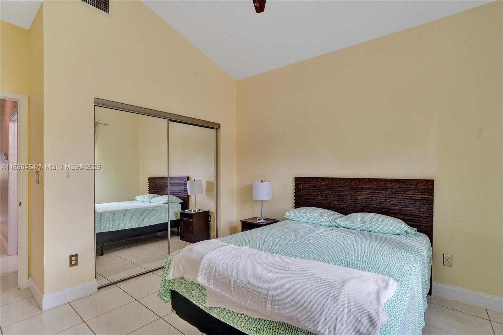 Small Image of 1485 WEST LACOSTA DR W, Pembroke Pines Number 8