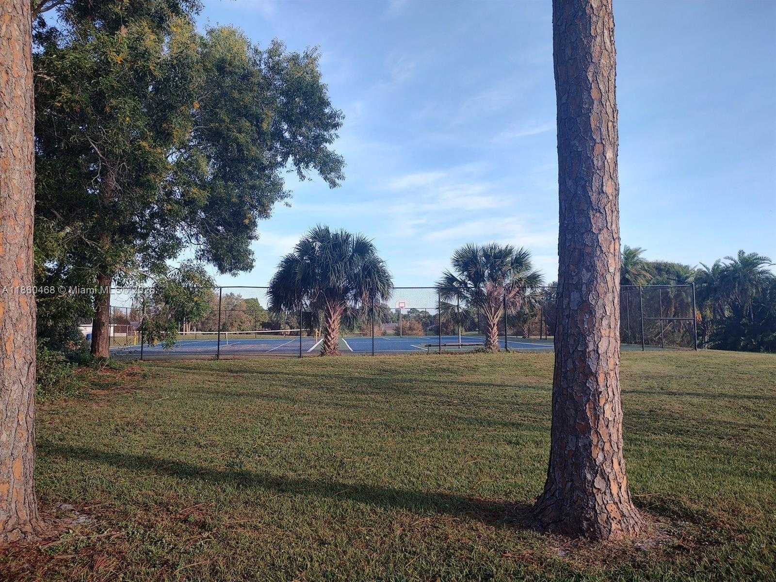 Small Image of 3311 SOUTH WEST ENSLEY CT, Port St. Lucie Number 24