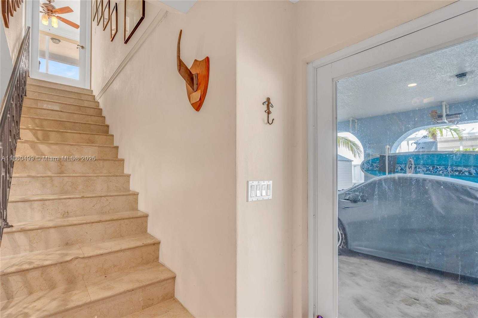 Small Image of 207 CAMELOT DR, Tavernier Number 14