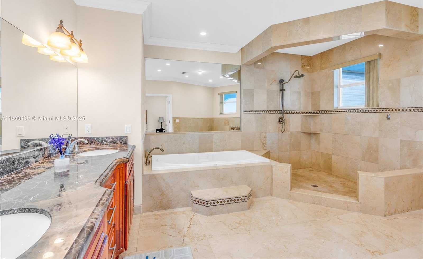 Small Image of 207 CAMELOT DR, Tavernier Number 17