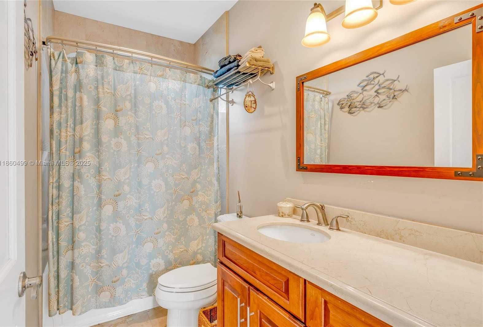 Small Image of 207 CAMELOT DR, Tavernier Number 20