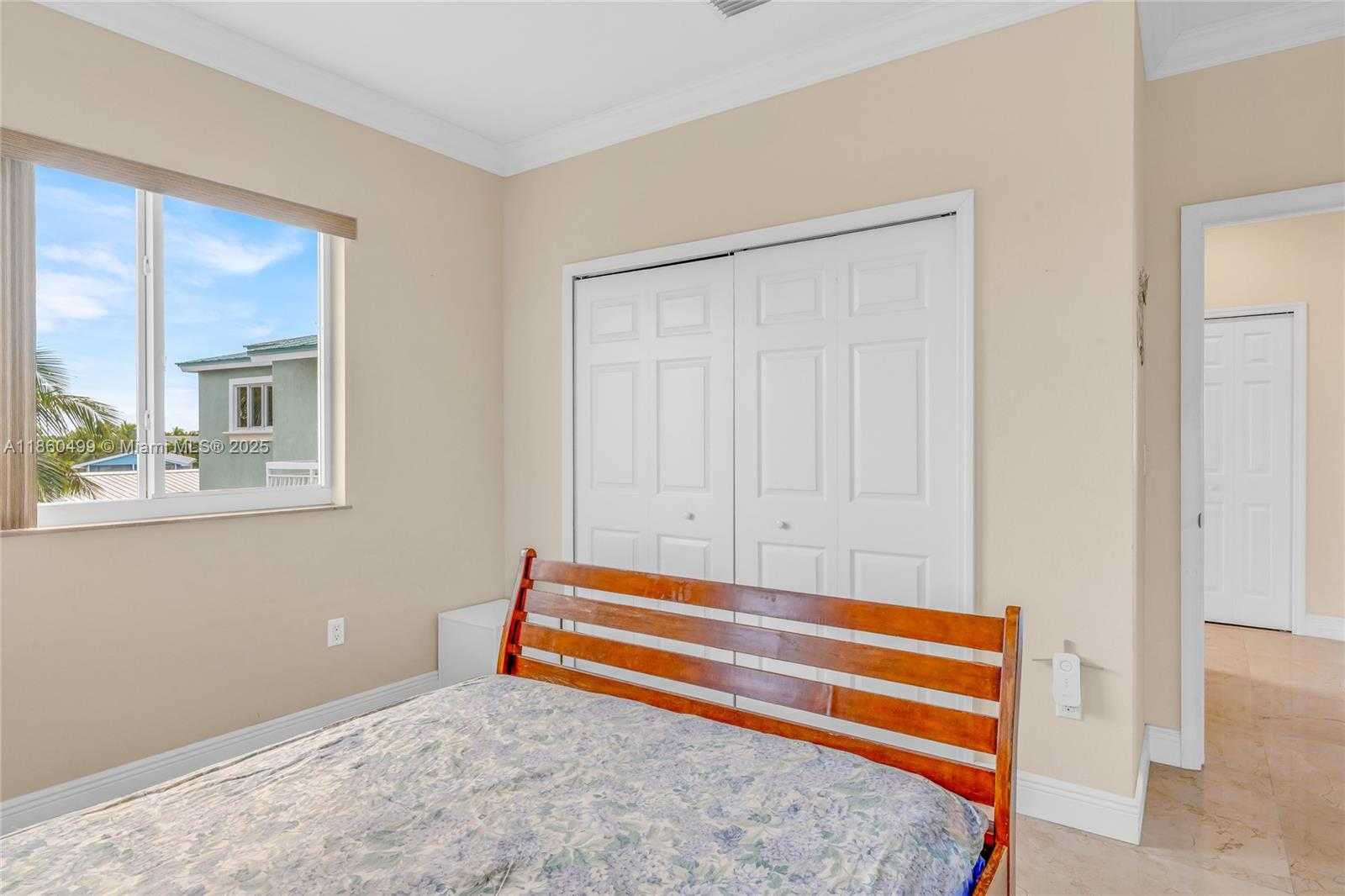 Small Image of 207 CAMELOT DR, Tavernier Number 24