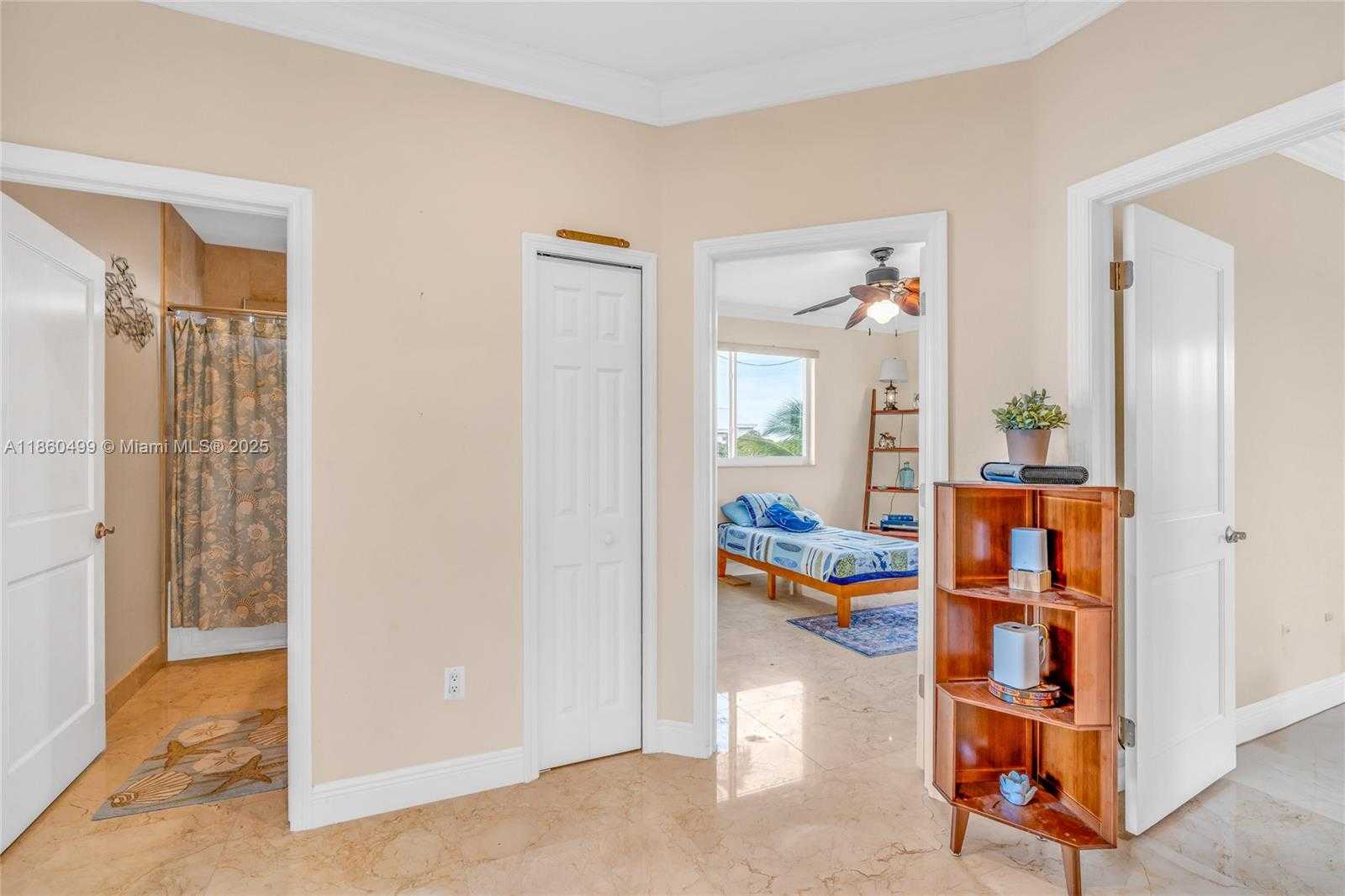 Small Image of 207 CAMELOT DR, Tavernier Number 25
