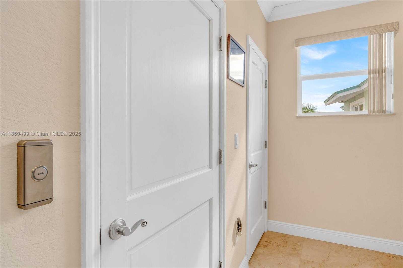 Small Image of 207 CAMELOT DR, Tavernier Number 26