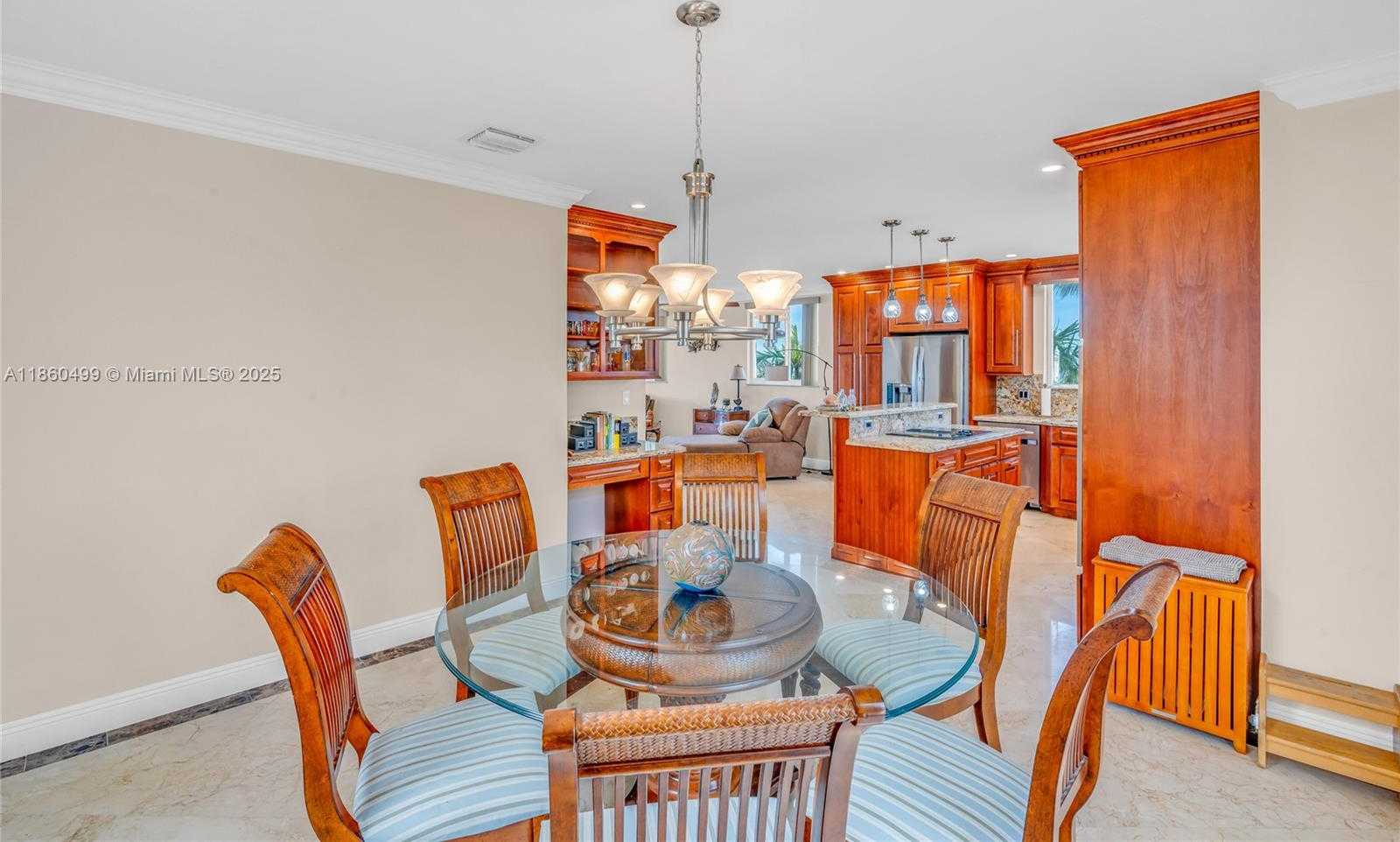 Small Image of 207 CAMELOT DR, Tavernier Number 32
