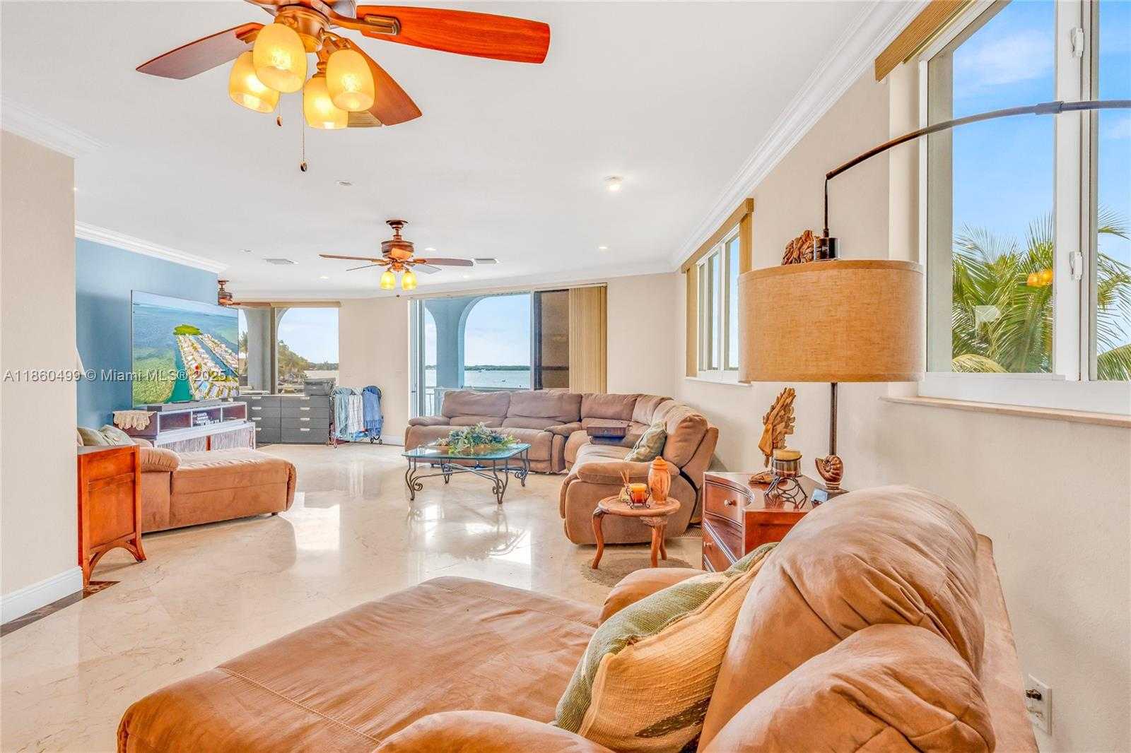 Small Image of 207 CAMELOT DR, Tavernier Number 35