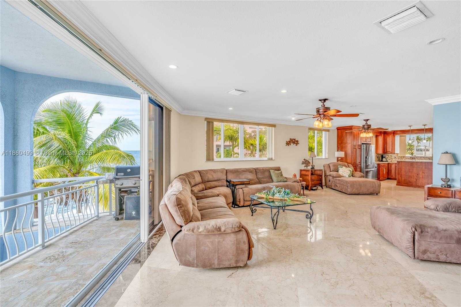 Small Image of 207 CAMELOT DR, Tavernier Number 40