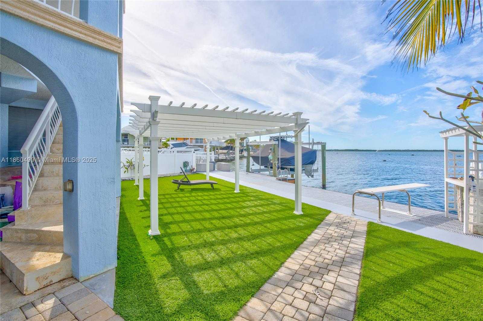 Small Image of 207 CAMELOT DR, Tavernier Number 43