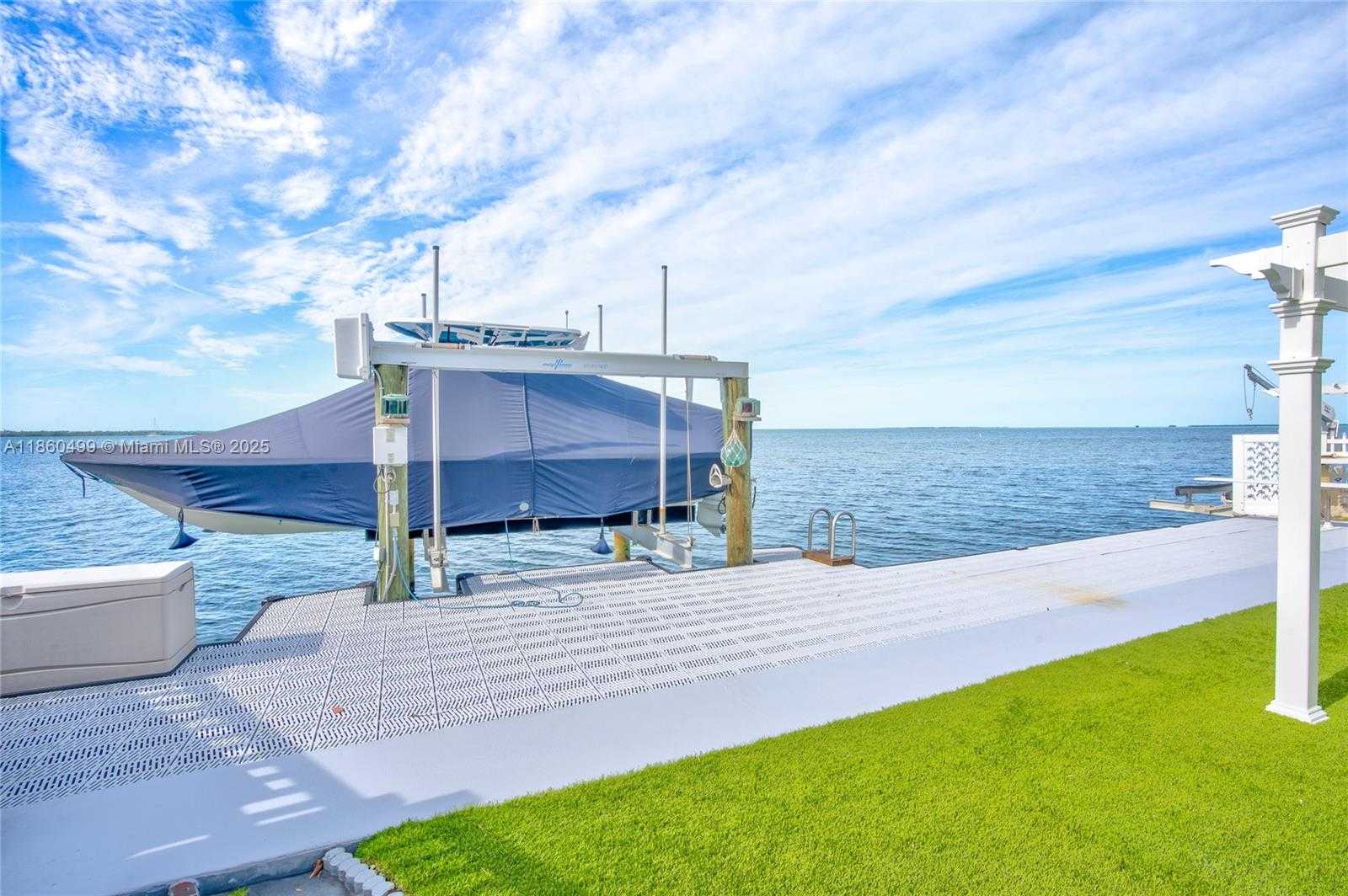 Small Image of 207 CAMELOT DR, Tavernier Number 44