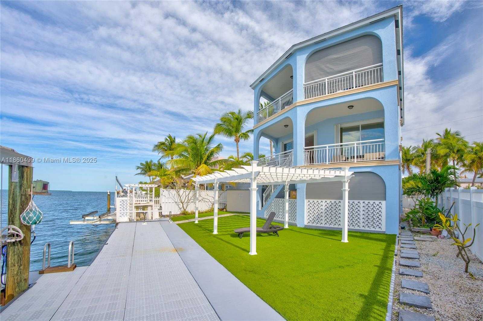 Small Image of 207 CAMELOT DR, Tavernier Number 45