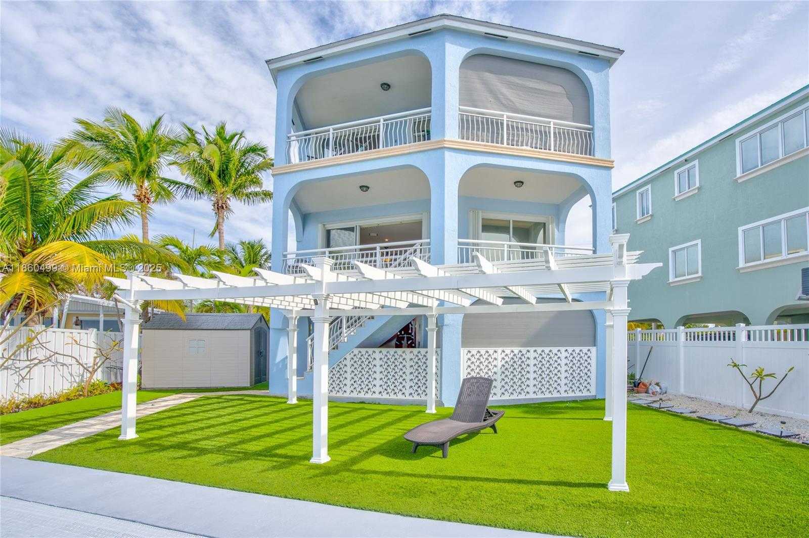 Small Image of 207 CAMELOT DR, Tavernier Number 46