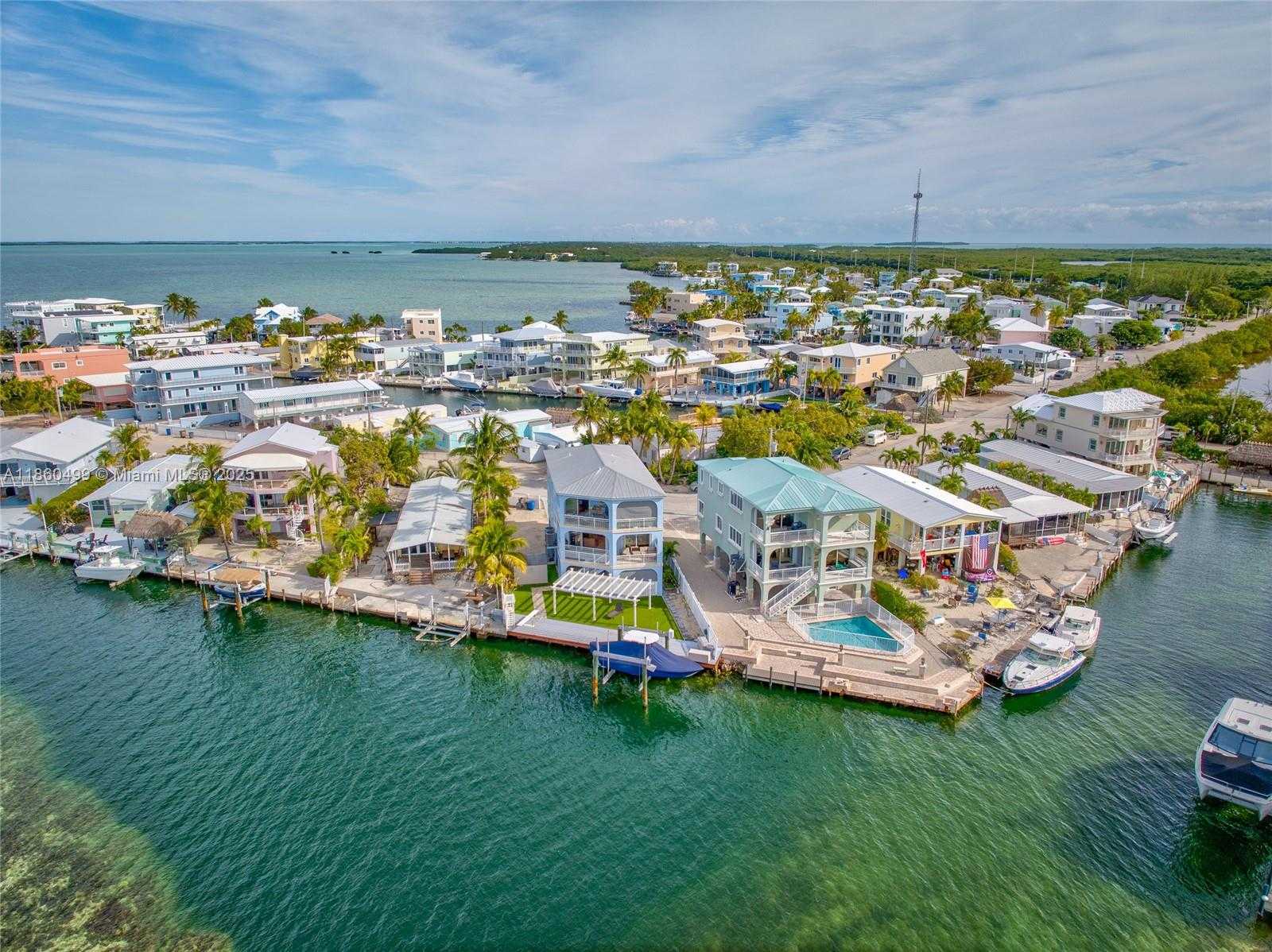 Small Image of 207 CAMELOT DR, Tavernier Number 7