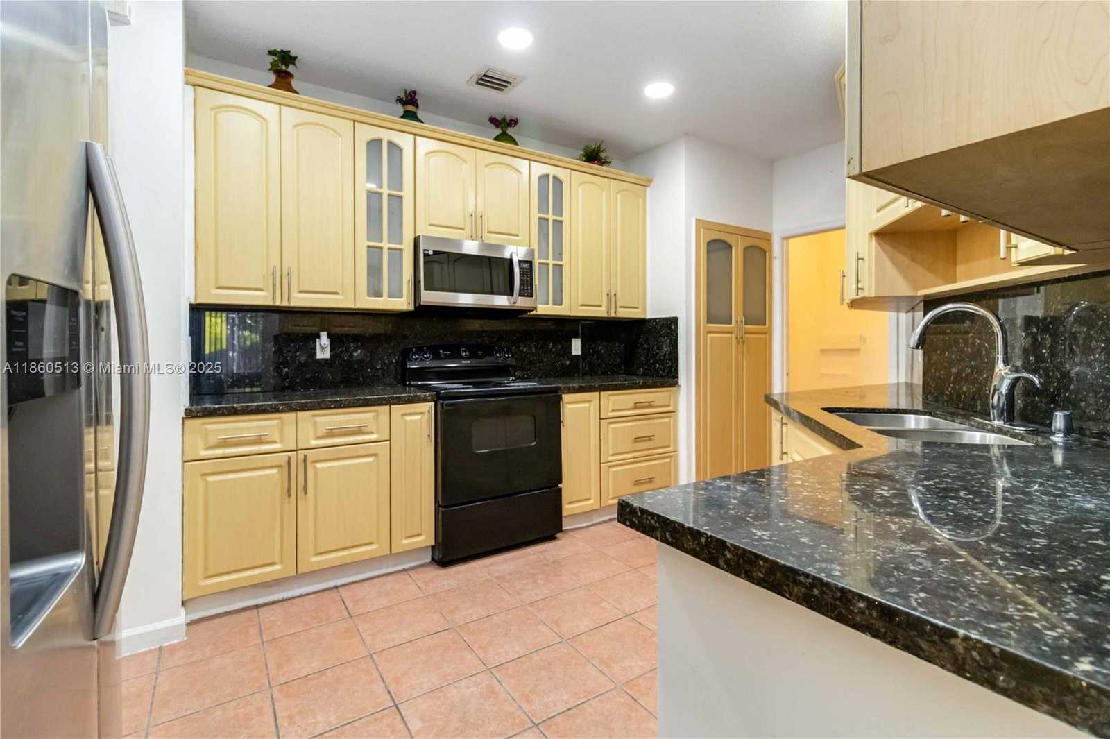 Small Image of 1958 NORTH WEST 100TH AVE, Pembroke Pines Number 13