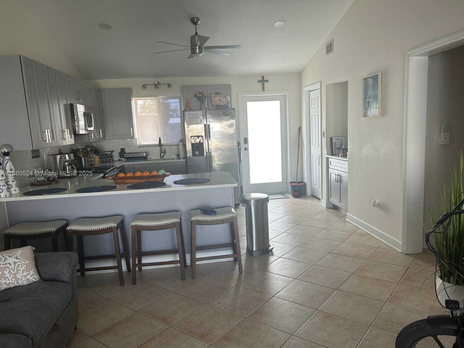 Small Image of 160 10TH ST, Marathon Number 10