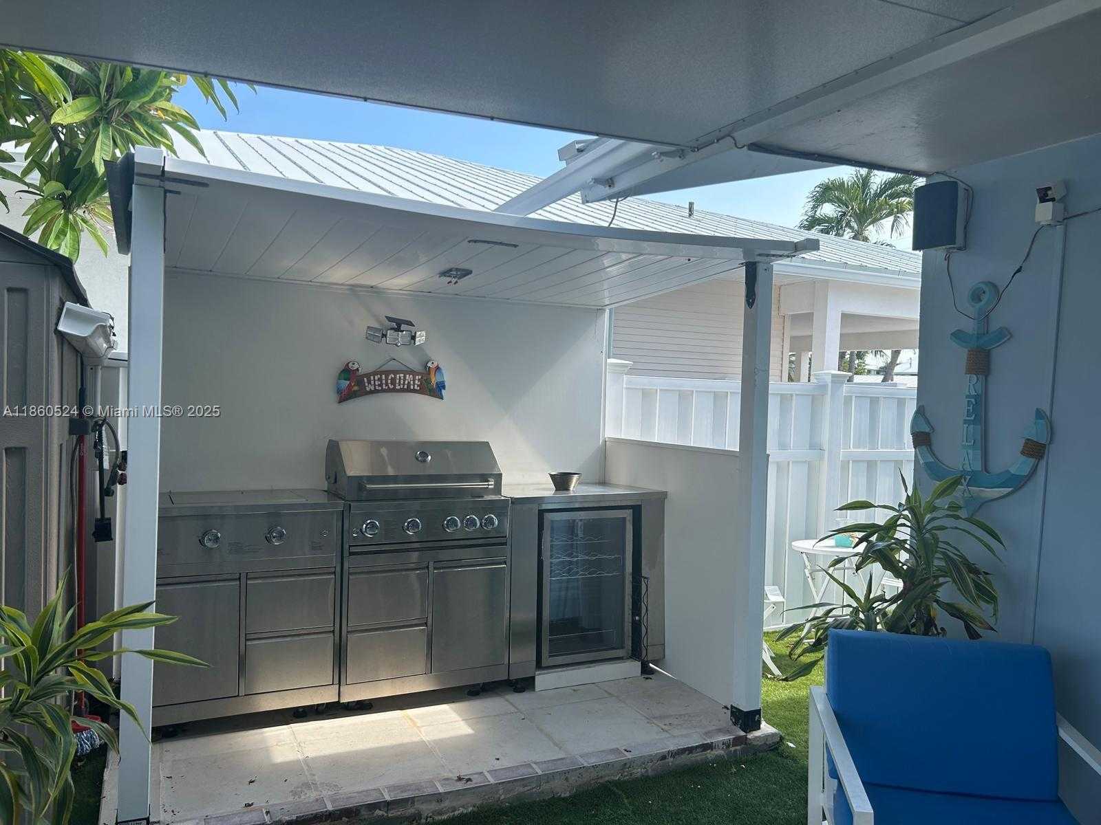 Small Image of 160 10TH ST, Marathon Number 6