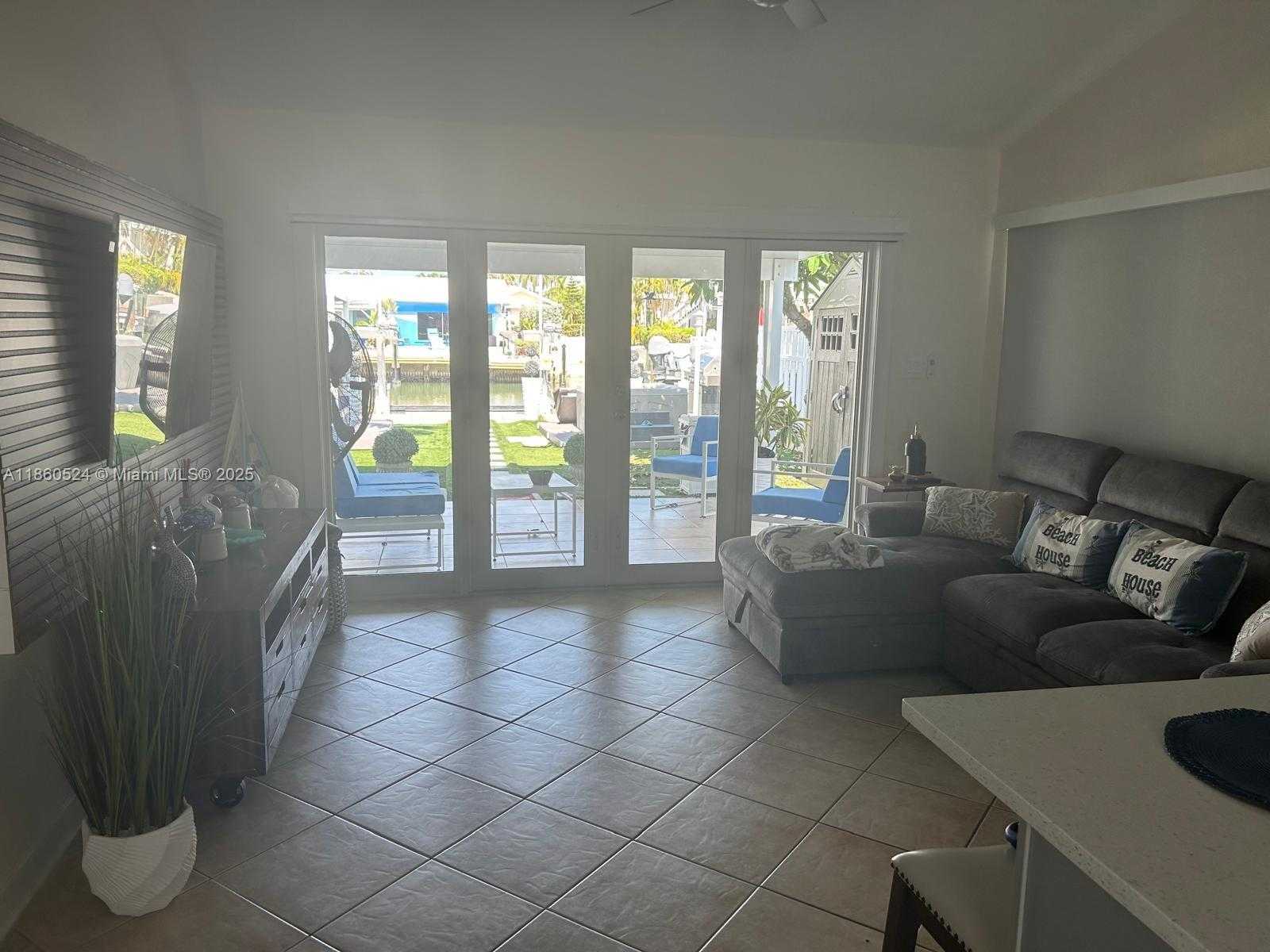 Small Image of 160 10TH ST, Marathon Number 9