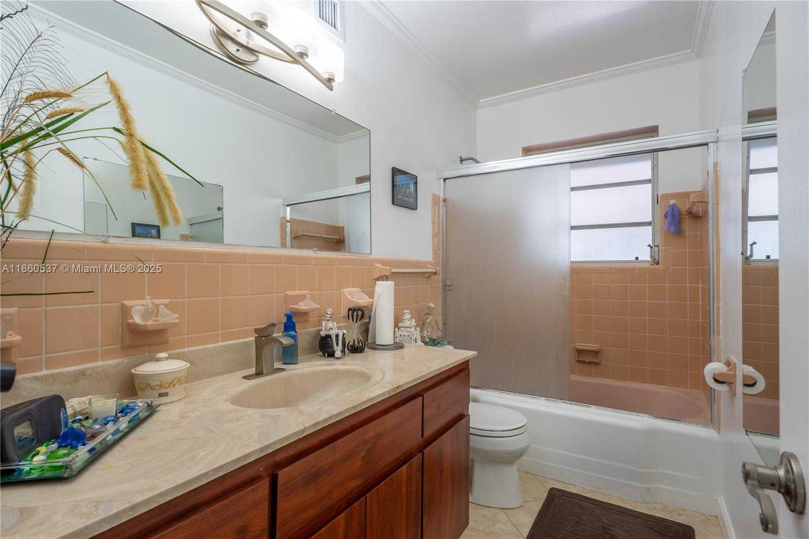 Small Image of 9390 DOMINICAN DR, Cutler Bay Number 13