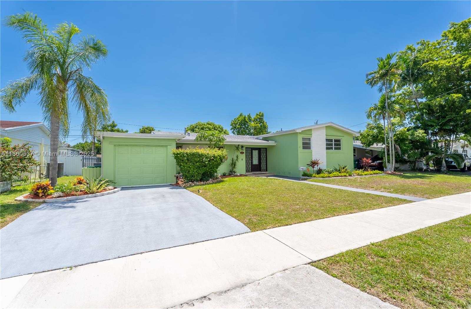 Small Image of 9390 DOMINICAN DR, Cutler Bay Number 3