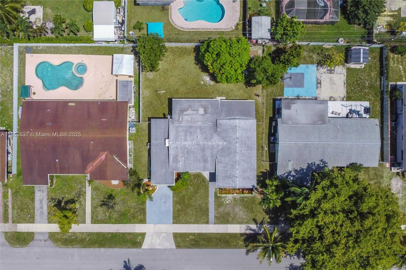 Small Image of 9390 DOMINICAN DR, Cutler Bay Number 4