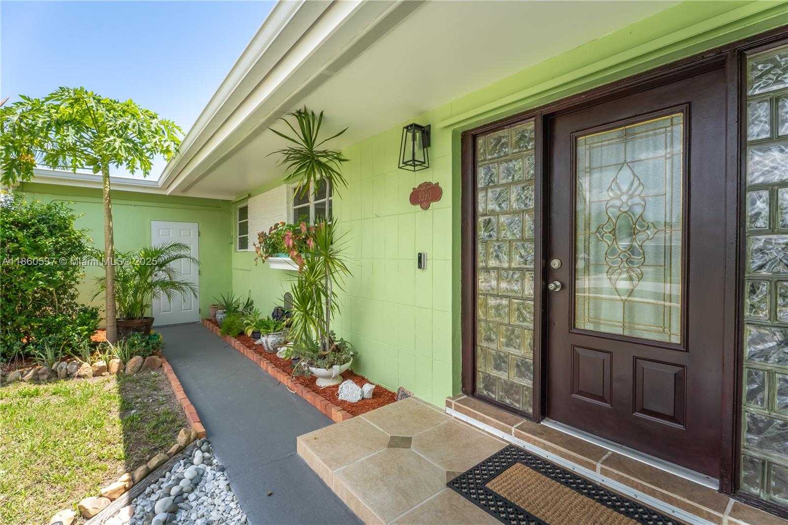 Small Image of 9390 DOMINICAN DR, Cutler Bay Number 5