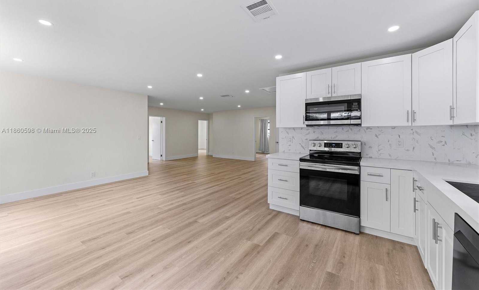 Small Image of 2609 SOUTH WEST 13TH PL, Fort Lauderdale Number 16