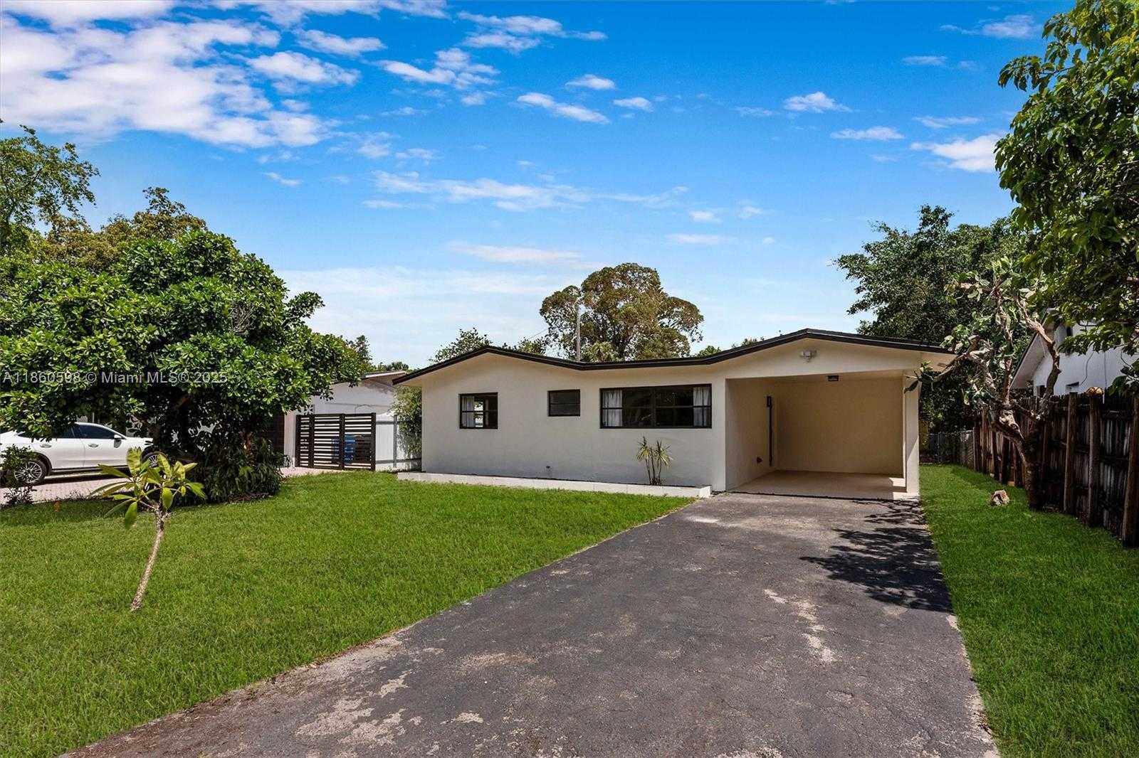 Small Image of 2609 SOUTH WEST 13TH PL, Fort Lauderdale Number 2