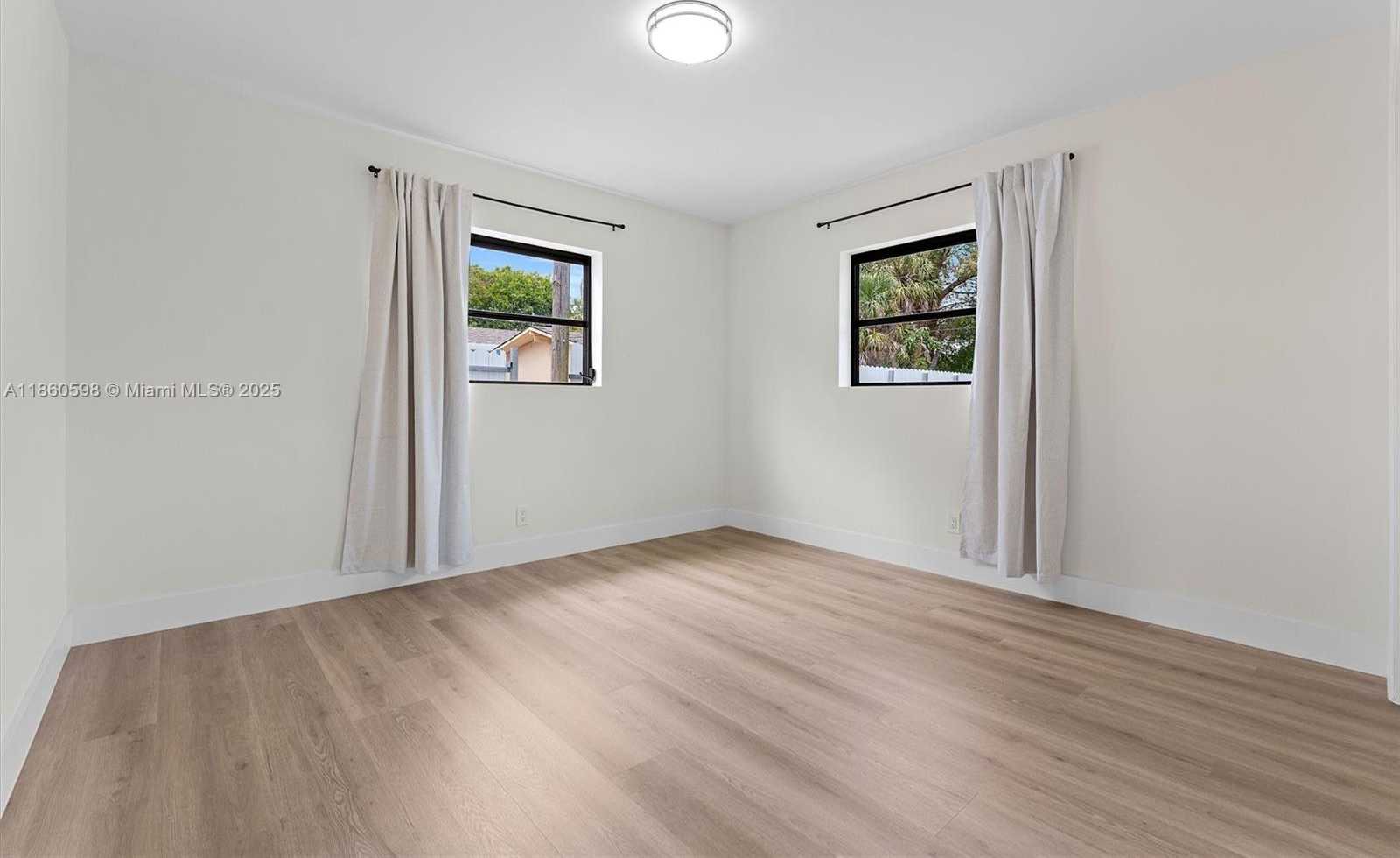 Small Image of 2609 SOUTH WEST 13TH PL, Fort Lauderdale Number 26