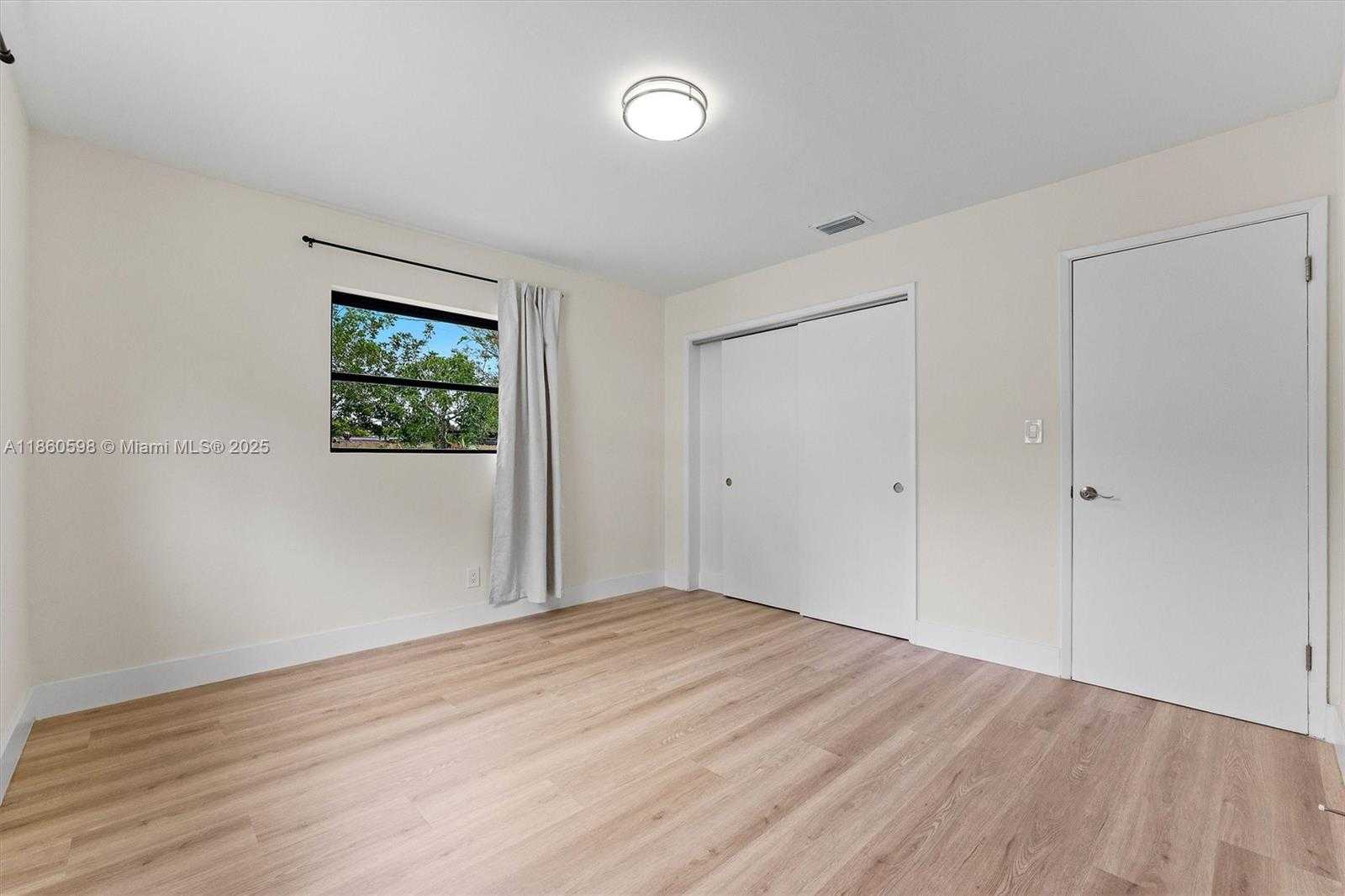 Small Image of 2609 SOUTH WEST 13TH PL, Fort Lauderdale Number 27