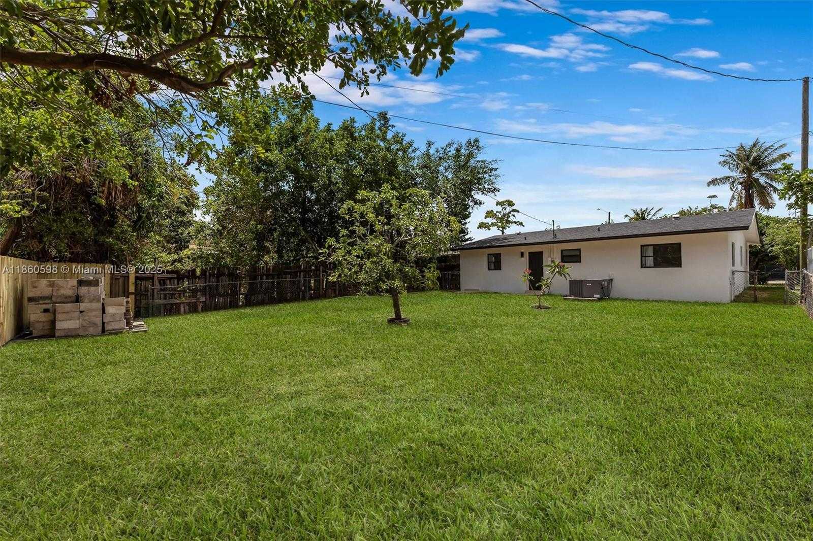 Small Image of 2609 SOUTH WEST 13TH PL, Fort Lauderdale Number 33