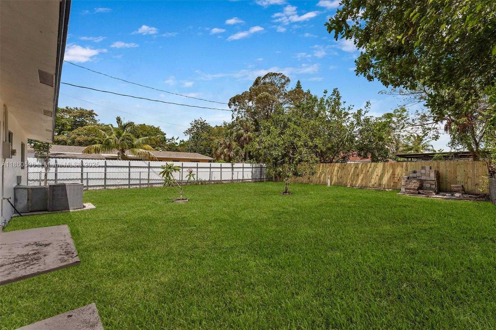 Small Image of 2609 SOUTH WEST 13TH PL, Fort Lauderdale Number 34